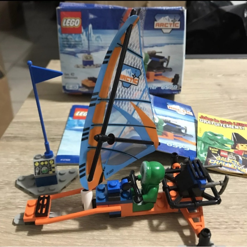 LEGO Arctic 6579 Ice Surfer (99% Complete Missing The Stickers On The Flag Only)